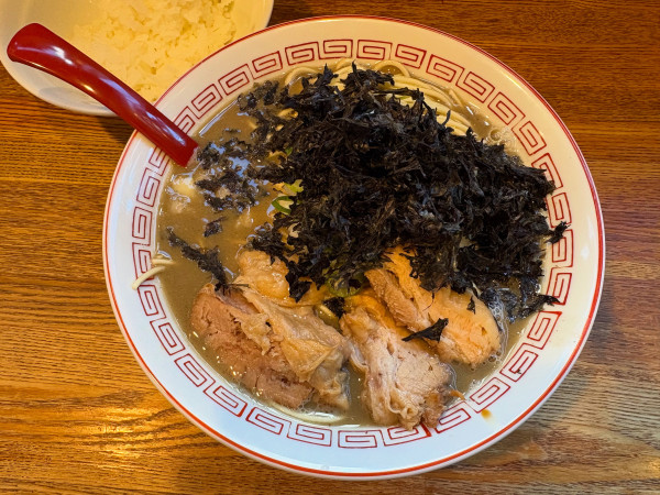 「濃厚煮干そば　高級ばら海苔TP」@煮干中華そば専門 煮干丸の写真