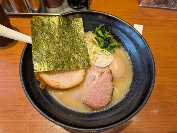 「豚骨塩チャーシュー味玉1140円」@しょうゆのおがわや 北野店の写真