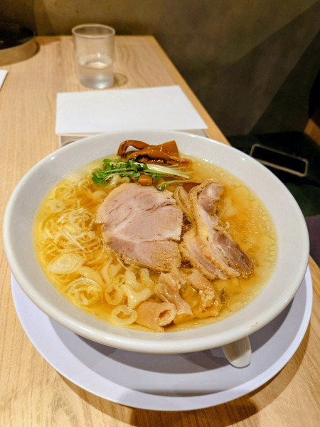 「中華そば 塩」@手打 親鶏中華そば綾川 大成店の写真