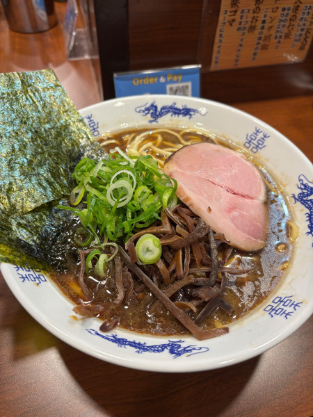 「ストロング醤油豚骨ラーメン」@ラーメンニキ新橋の写真