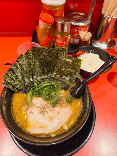 「ラーメン+海苔　1050円」@環2家 川崎店の写真