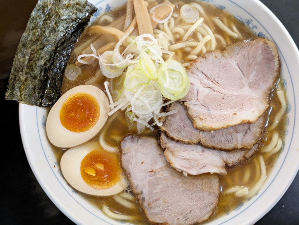 「ラーメン＋煮玉子＋チャーシュー2枚」@麺屋 ごとうの写真