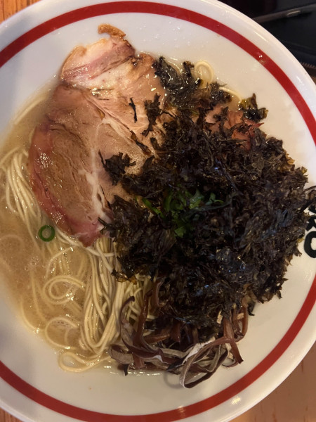 「豚骨ラーメン大盛940円＋黒バラ海苔120円」@階杉 岩国本店の写真