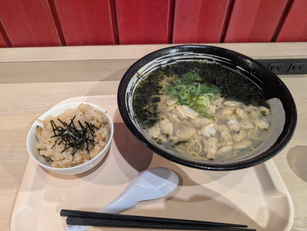 「あさりラーメン・あさりご飯」@らーめん 波市の写真