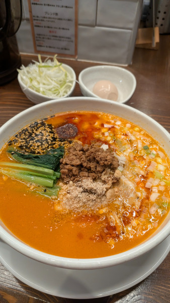 「担々麺(普辛) 味玉、ネギ」@SHIBIRE NOODLES 蝋燭屋 大宮西口店の写真