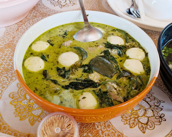 「グリーンカレー」@ຮ້ານອາຫານ ເຮືອນໄມ້（木の家レストラン）の写真