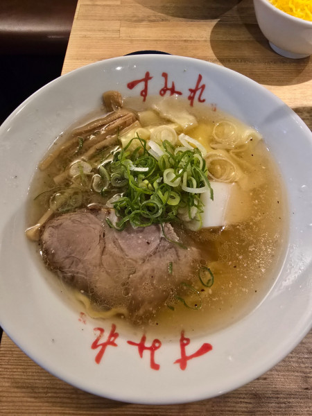 「塩ラーメン（ハーフ）」@すみれ 横浜店の写真