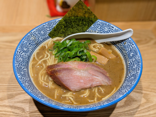 「らーめん（大盛り）1,100円」@麺屋山界の写真