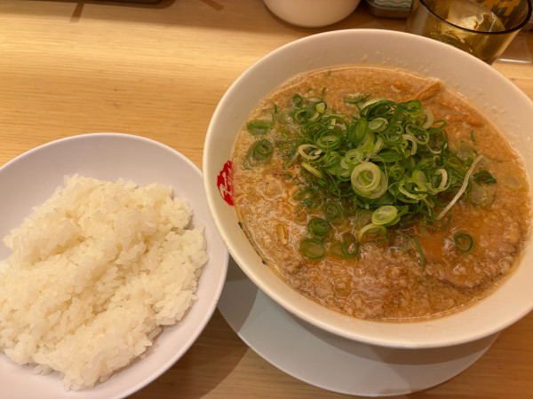 「ラーメン並　980円」@京都銀閣寺 ますたにラーメン 室町店の写真
