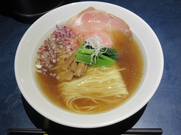 「醤油ラーメンクラシック（950円）」@Ramen金碧の写真