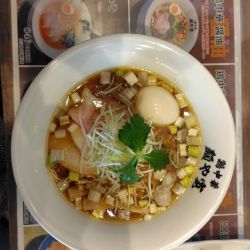 特製鶏中華（醤油）