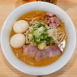 味噌らーめん(麺少なめ)＋味玉W＋もやし＋ビール(中瓶)