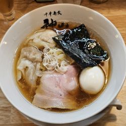 味玉醤油そば＋ワンタン　1050＋200円