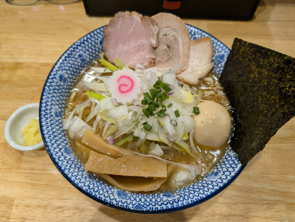 「特製にぼ助らーめん(大)」@厳選煮干ラーメン 初代 にぼ助の写真