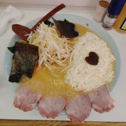ネギとろ味噌ラーメン(大盛)(1,100円+200円)