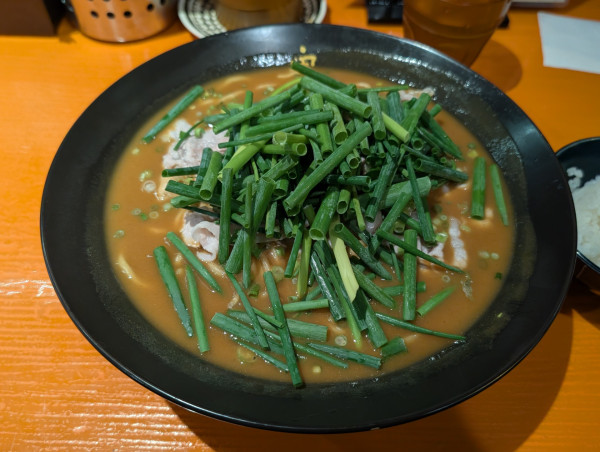 「かれー麺(大盛)＋ネギバカ＋無料半ライス」@かれー麺 実之和 赤坂店の写真