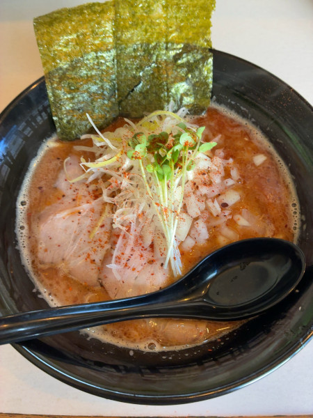 「辛魚豚骨ラーメン　950円」@ラーメンクボの写真