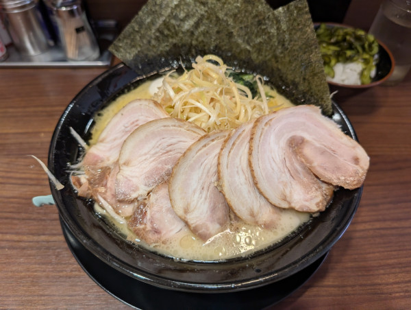 「豚骨塩ネギチャーシューメン(大)」@町屋商店の写真