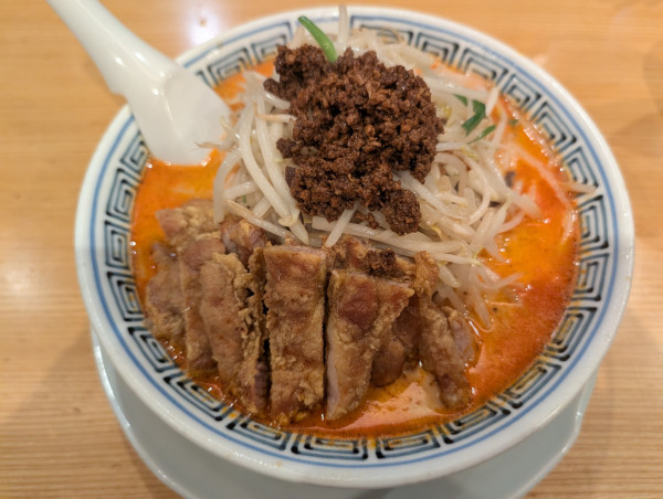 「排骨担々麵(中辛)」@希須林 赤坂店の写真