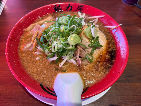 「京都漆黒醤油ラーメン」@ラーメン魁力屋 足立鹿浜店の写真