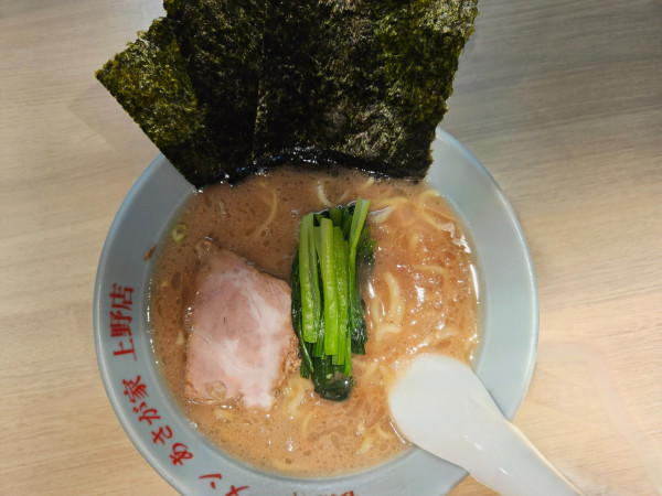 「ラーメン並」@横濱ラーメン あさが家 上野店の写真
