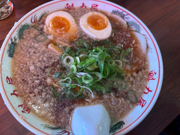 「京都背脂醤油味玉ラーメン」@ラーメン 魁力屋 竹ノ塚店の写真