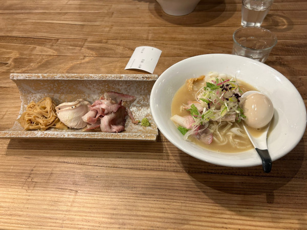 「地鶏の濃厚ムースリーヌ　特製盛り」@soisの写真