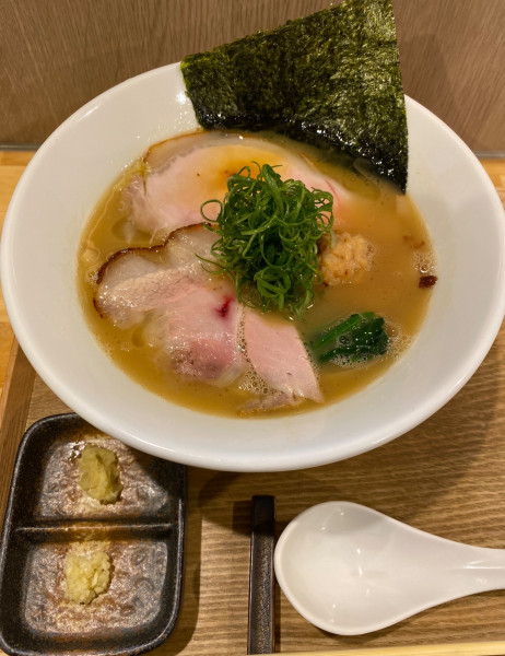 「【年末限定】鶏白湯らーめん  1300円」@らーめん 心麦の写真