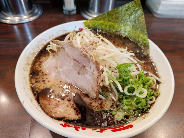 「らーめん＋替玉」@なんつッ亭 参 川崎店の写真