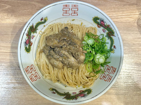 「★＜限定＞牡蠣の油そば(宮城産自家製牡蠣コンフィ）🍜¥1,200」@麺庵 利休の写真