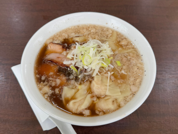「にんにく背脂らーめん＋海老ワンタン」@らーめん 木陰 四街道店の写真