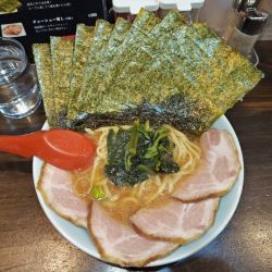 豚骨醤油ラーメン+チャーシュー増し+のり増し