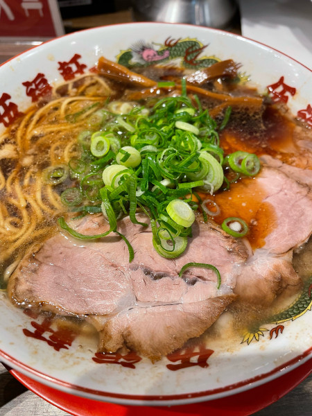 「背脂黒醤油ラーメン」@伍福軒 渋谷店の写真