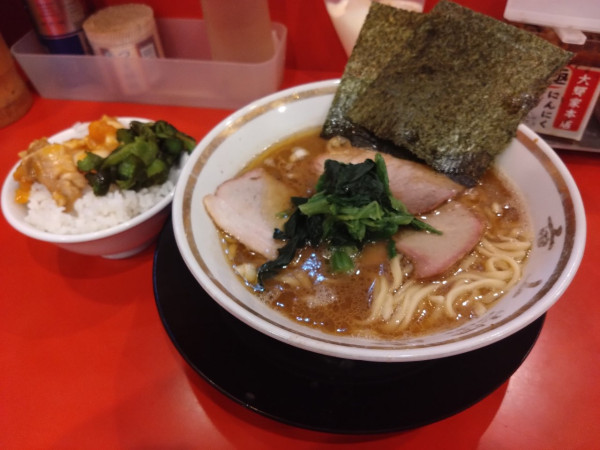「朝ラーメン＋ライス」@横浜家系ラーメン 大輝家の写真