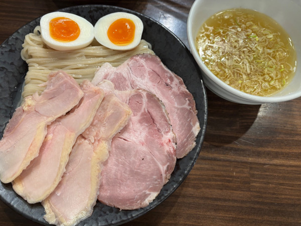 「塩つけ麺　大盛 +全部のせ」@町田汁場 しおらーめん進化 町田駅前店の写真