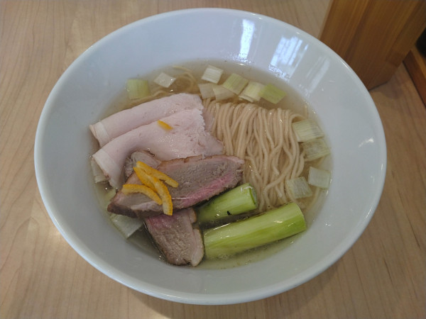 「【限定】淡麗 鴨そば(塩)¥1200-」@「七色の落書き」の写真