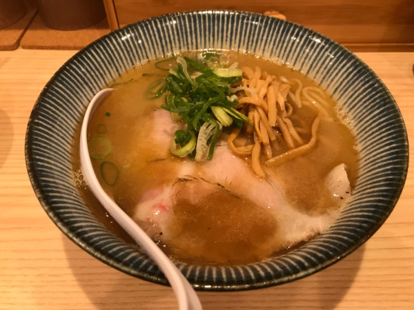 「焼きあご塩らーめん 900円」@中華そば かけ橋の写真