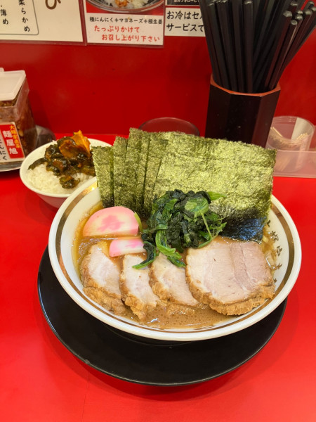「煮豚チャーシュー麺　海苔　ライス✖️3」@大輝家直系 麺屋 旭の写真
