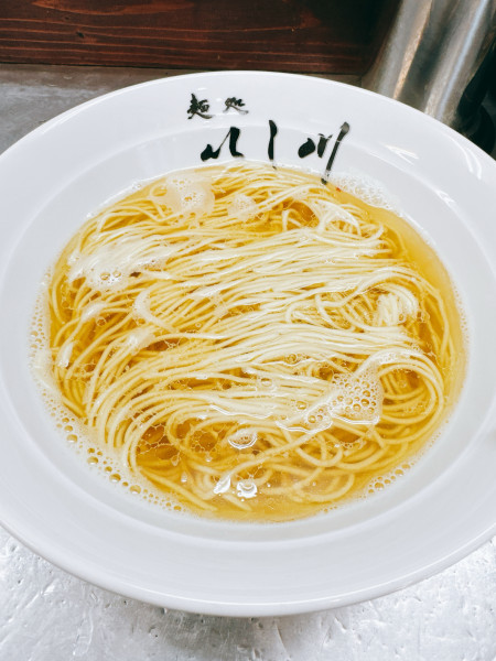 「鯵煮干し塩 かけver」@麺や 睡蓮の写真