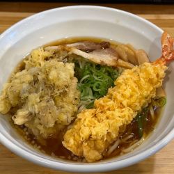 大晦日限定！麺彩家流・年越し天ぷら中華そば1350円