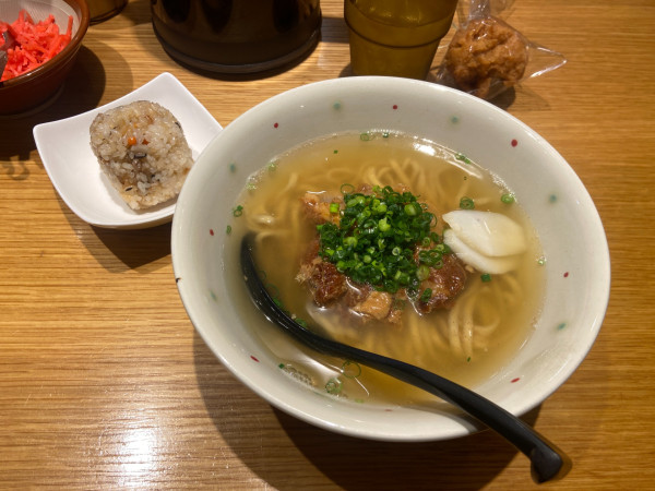 「年越しソーキそば（特別営業）」@豚骨ラーメン そらのいろ 麹町本舗の写真