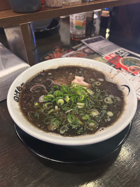 「黒マー油メン　唐辛子麺に変更」@九州とんこつ のげら～ 桜木町本店の写真