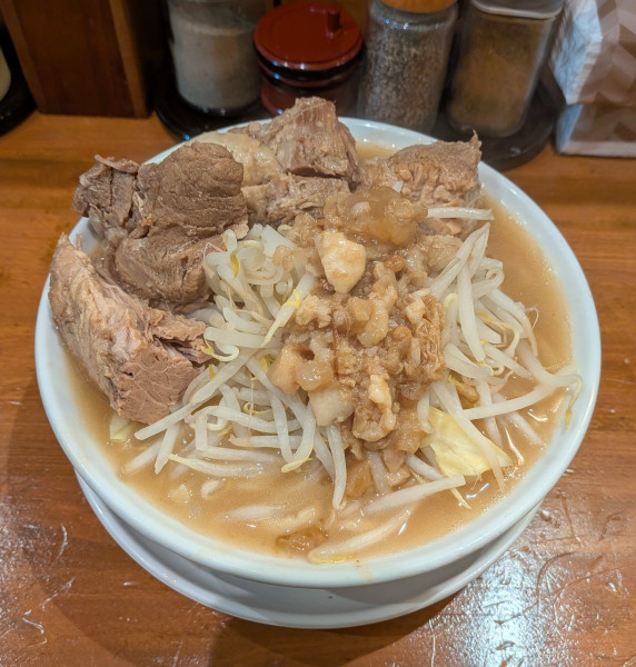 「豚ラーメン小(麺少なめ、1200円)」@ラーメン 太るの写真