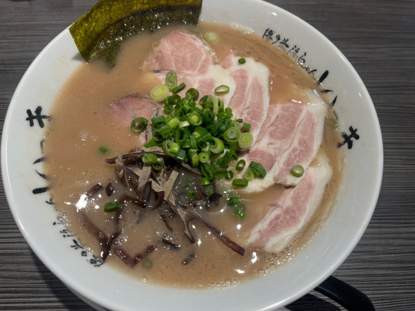 「ちゃーしゅーめん、カタ、＋替玉」@博多長浜らーめん いっき 戸塚安行店の写真