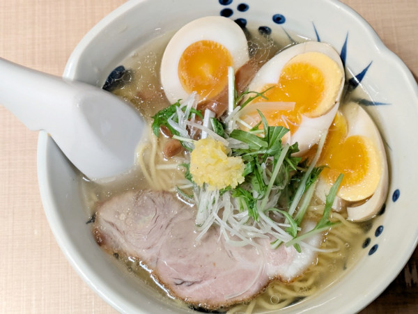 「柚子切り塩らーめん＋双子の味付け玉子」@与ろゐ屋の写真