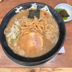 生七味中華そば（890円）