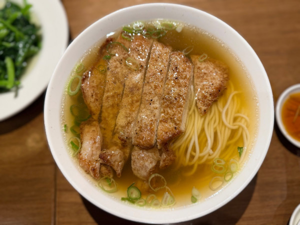 「排骨麺(パイクー麺)260台湾ドル(当日レート約1297円)」@鼎泰豊 101店の写真