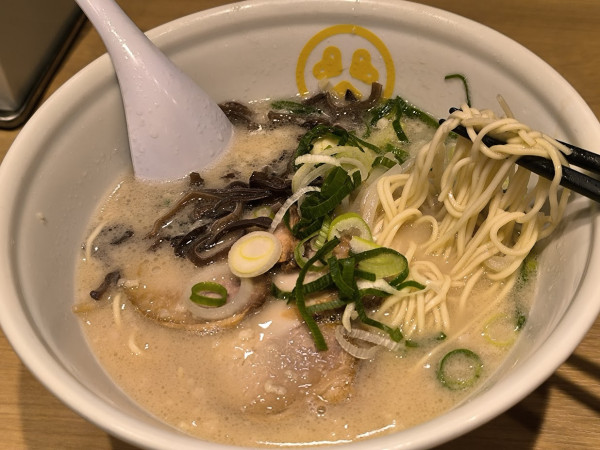 「豚骨(カタメ)(850)」@TOKYO 豚骨 BASE MADE by 一風堂 エキュート上野店の写真