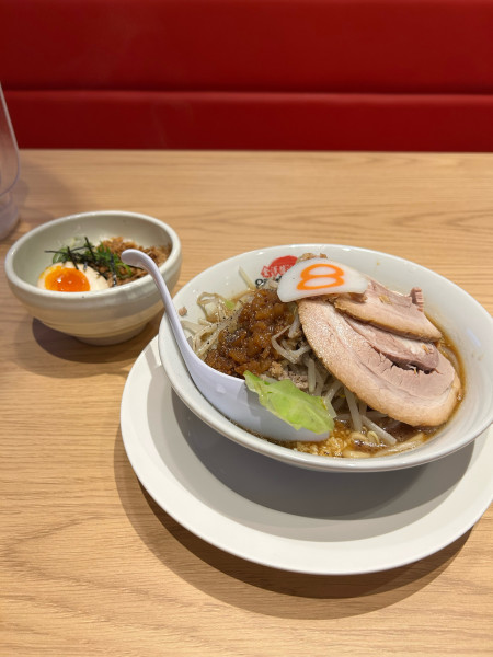 「金澤醤油豚骨ラーメン」@金澤醤油豚骨8番らーめん 姫路市川橋通店の写真