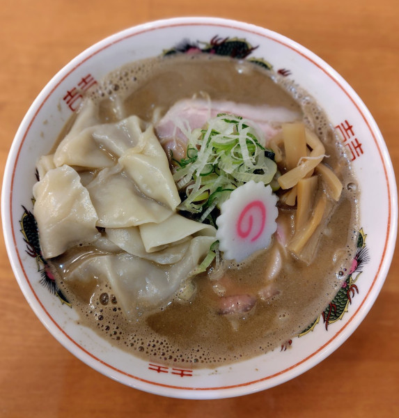 「極濃煮干ラーメン 1050円 ひもかわ麺 150円」@青森煮干 和渦製麺の写真